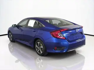 Honda Civic 2021 LX Sedán de 4 puertas