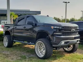 Chevrolet Silverado 1500 2019 4x2 RST 4 puertas Cabina Crew 5.8 pies SB