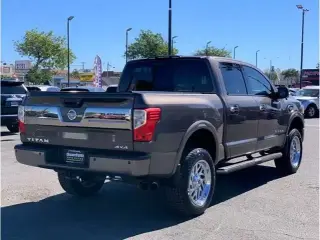 2017 Nissan Titan Crew Cab