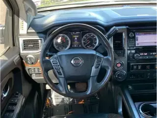 2017 Nissan Titan Crew Cab