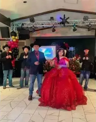 Estrellas Dance Team