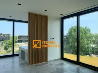 Yesería Rodriguez 15-61163565