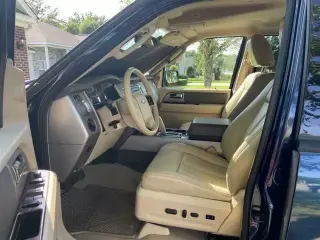 2013 Ford Expedition XLT SUV