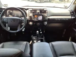 Toyota 4Runner 2018 4x4 SR5 4dr SUV