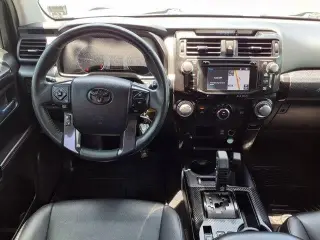 Toyota 4Runner 2018 4x4 SR5 4dr SUV