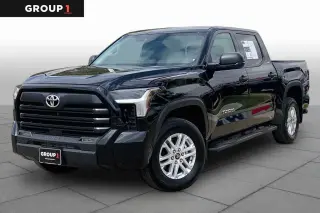 Toyota Tundra 2024 4x4 SR5 4 puertas CrewMax Cab Pickup SB