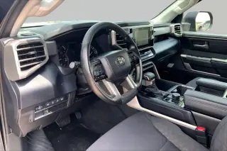 Toyota Tundra 2024 4x4 SR5 4 puertas CrewMax Cab Pickup SB