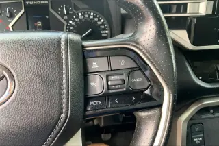 Toyota Tundra 2024 4x4 SR5 4 puertas CrewMax Cab Pickup SB