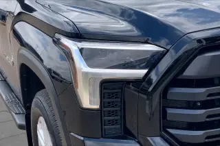 Toyota Tundra 2024 4x4 SR5 4 puertas CrewMax Cab Pickup SB