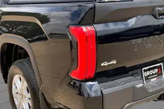 Toyota Tundra 2024 4x4 SR5 4 puertas CrewMax Cab Pickup SB