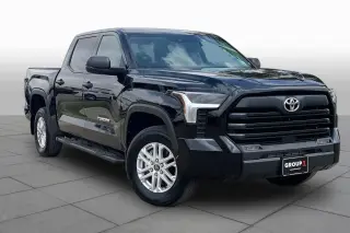 Toyota Tundra 2024 4x4 SR5 4 puertas CrewMax Cab Pickup SB