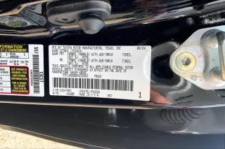 Toyota Tundra 2024 4x4 SR5 4 puertas CrewMax Cab Pickup SB