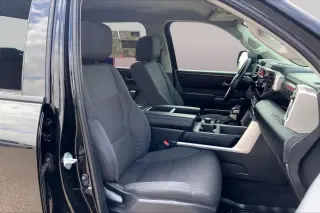 Toyota Tundra 2024 4x4 SR5 4 puertas CrewMax Cab Pickup SB