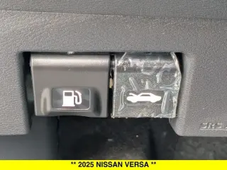 Nissan Versa 2025 SR 4p Sedan