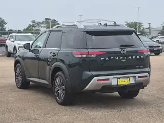 Nissan Pathfinder 2024 AWD SL 4dr SUV