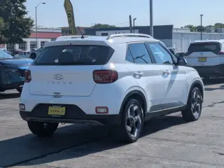 Hyundai VENUE 2024 SEL 4dr Crossover