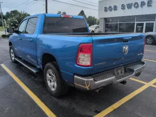 Ram 1500 2021 4x4 Big Horn Crew Cab de 4 puertas con caja estándar de 5.6 pies