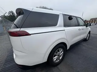 Kia Carnival 2024 LX Miniván de 4 puertas