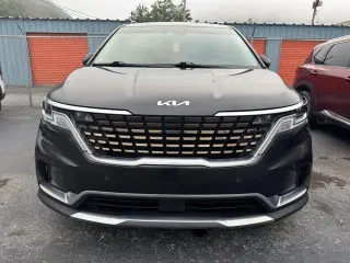 Kia Carnival 2022 SX Miniván de 4 puertas