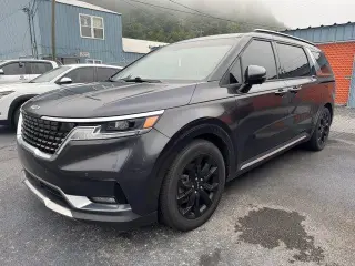 Kia Carnival 2022 SX Miniván de 4 puertas