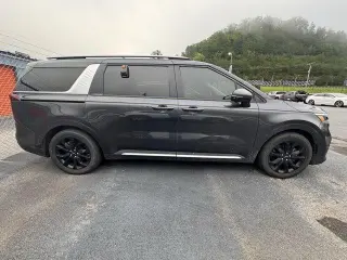 Kia Carnival 2022 SX Miniván de 4 puertas