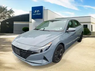 Hyundai ELANTRA 2023 SEL 4p Sedan