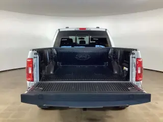 Ford F-150 2023 4x4 XLT 4 puertas SuperCrew batea corta de 5.5 pies