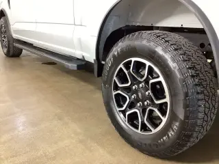 Ford F-150 2023 4x4 XLT 4 puertas SuperCrew batea corta de 5.5 pies