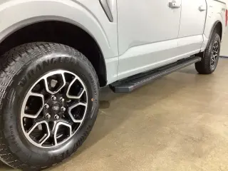 Ford F-150 2023 4x4 XLT 4 puertas SuperCrew batea corta de 5.5 pies