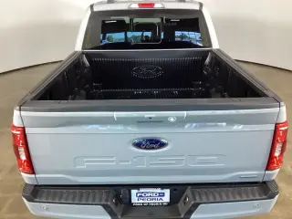 Ford F-150 2023 4x4 XLT 4 puertas SuperCrew batea corta de 5.5 pies