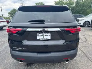 Chevrolet Traverse 2023 4x4 LS 4dr SUV w/1LS