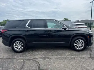 Chevrolet Traverse 2023 4x4 LS 4dr SUV w/1LS