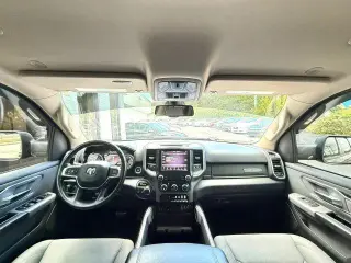 Ram 1500 2019 4x4 Big Horn Crew Cab de 4 puertas y batea de 5.6 pies