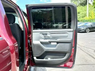 Ram 1500 2019 4x4 Big Horn Crew Cab de 4 puertas y batea de 5.6 pies