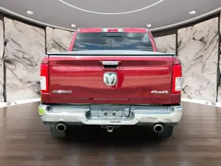 Ram 1500 2019 4x4 Big Horn Crew Cab de 4 puertas y batea de 5.6 pies