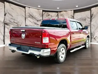 Ram 1500 2019 4x4 Big Horn Crew Cab de 4 puertas y batea de 5.6 pies