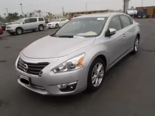 2013 Nissan Altima SV Sedan