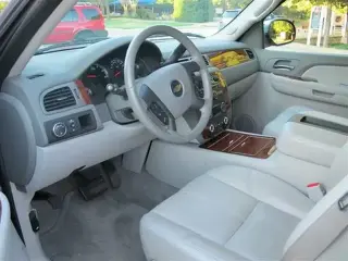 2007 Chevy Suburban LT SUV
