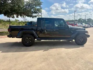 Jeep Gladiator 2023 4x4 Sport 4dr Crew Cab 5.0 ft. SB
