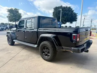 Jeep Gladiator 2023 4x4 Sport 4dr Crew Cab 5.0 ft. SB
