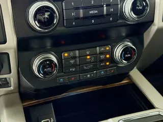 Ford F-150 2019 4x4 Lariat 4dr SuperCrew 5.5 ft. SB