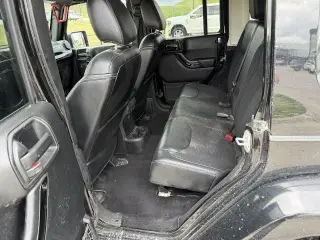Jeep Wrangler Unlimited 2017 4x4 Sahara 4dr SUV