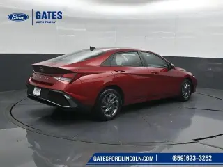Hyundai ELANTRA 2024 SEL Sedán de 4 puertas
