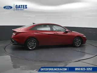 Hyundai ELANTRA 2024 SEL Sedán de 4 puertas