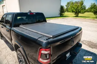 Ram 1500 2019 4x4 Laramie Crew Cab de 4 puertas y caja corta de 5.6 pies