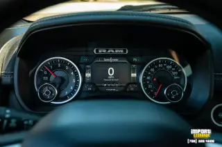 Ram 1500 2019 4x4 Laramie Crew Cab de 4 puertas y caja corta de 5.6 pies