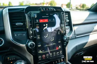 Ram 1500 2019 4x4 Laramie Crew Cab de 4 puertas y caja corta de 5.6 pies