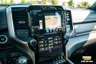 Ram 1500 2019 4x4 Laramie Crew Cab de 4 puertas y caja corta de 5.6 pies