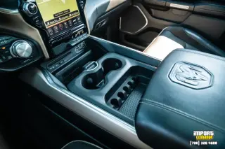 Ram 1500 2019 4x4 Laramie Crew Cab de 4 puertas y caja corta de 5.6 pies