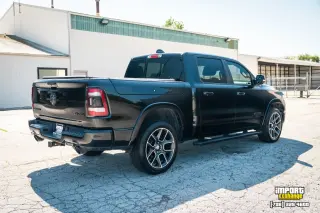 Ram 1500 2019 4x4 Laramie Crew Cab de 4 puertas y caja corta de 5.6 pies